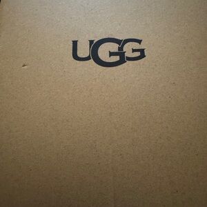 UGG Classic Ultra Mini Box in Brown